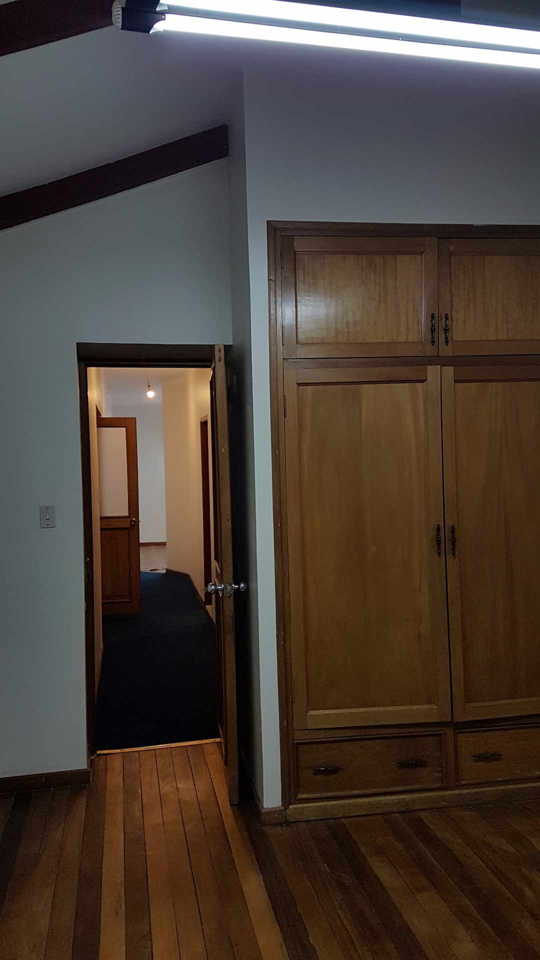 Oficina en Sopocachi en La Paz 4 dormitorios 1 baños  Foto 7