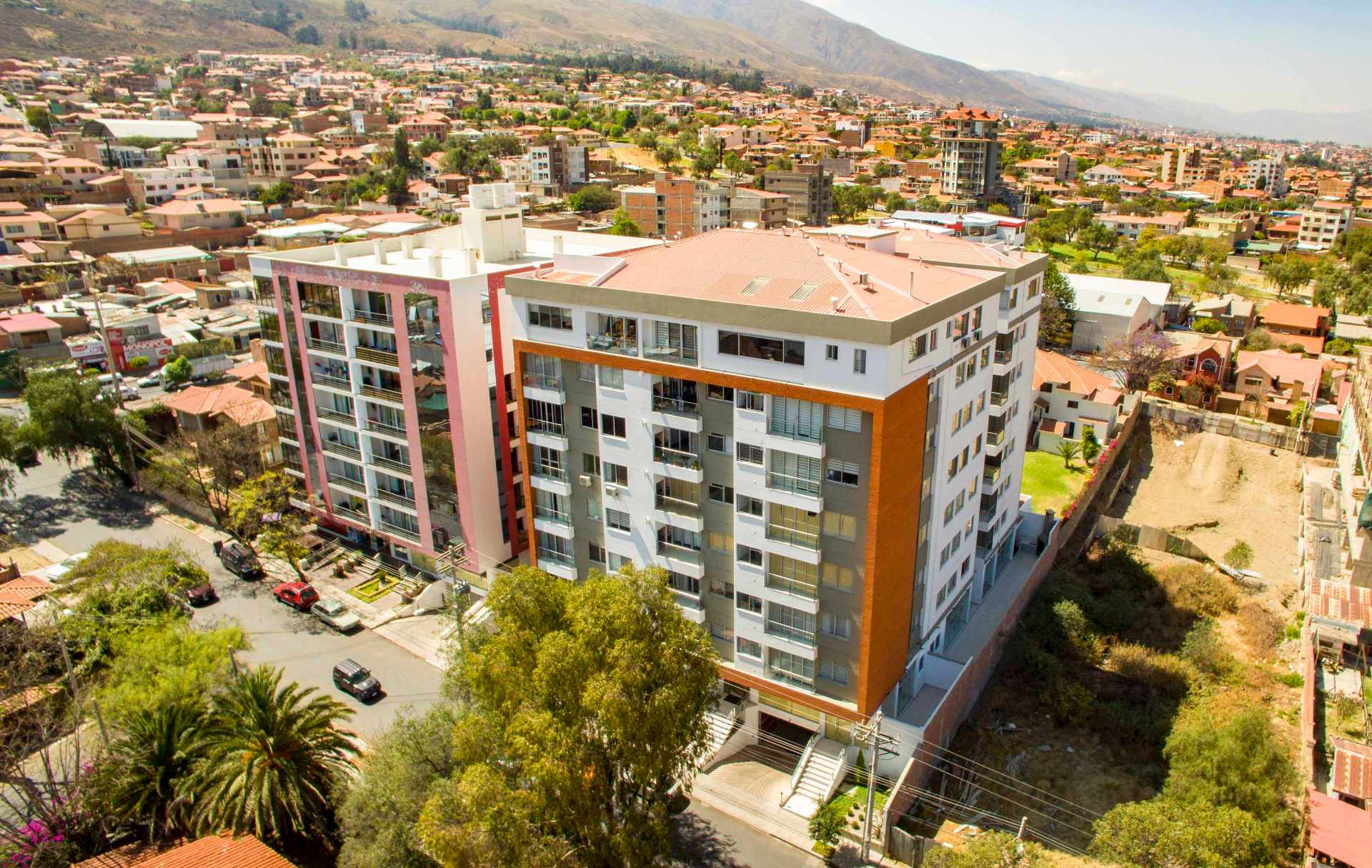 Local comercial en Aranjuez en Cochabamba 1 dormitorios 1 baños  Foto 1