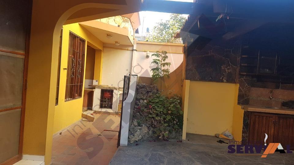 Casa en Sarco en Cochabamba 5 dormitorios 5 baños 2 parqueos Foto 2