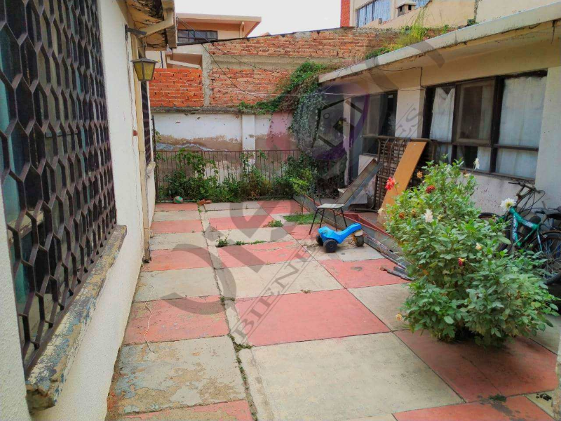 Casa en Queru Queru en Cochabamba 3 dormitorios 2 baños 2 parqueos Foto 11