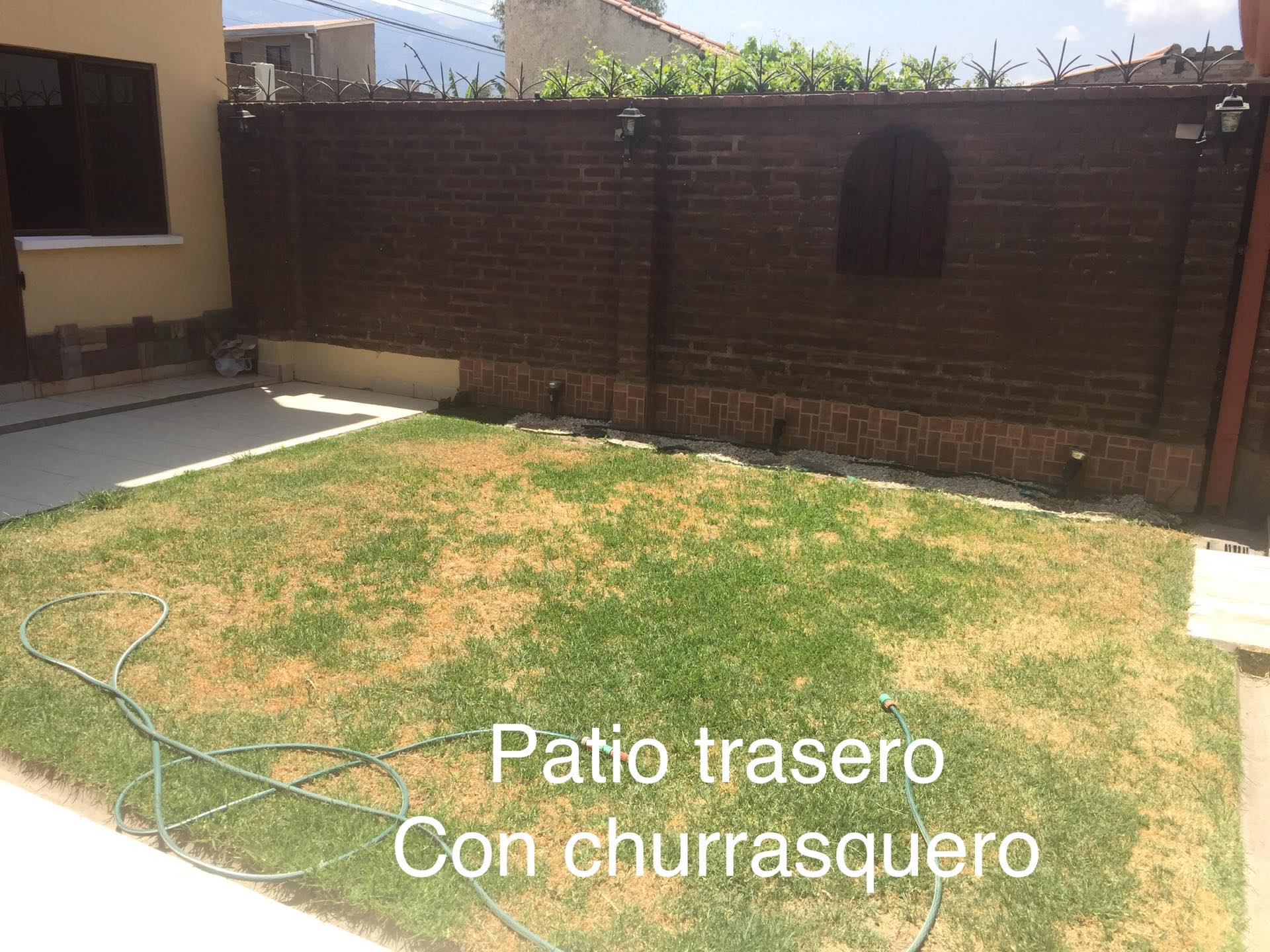 Casa en Sarco en Cochabamba 4 dormitorios 5 baños 2 parqueos Foto 9