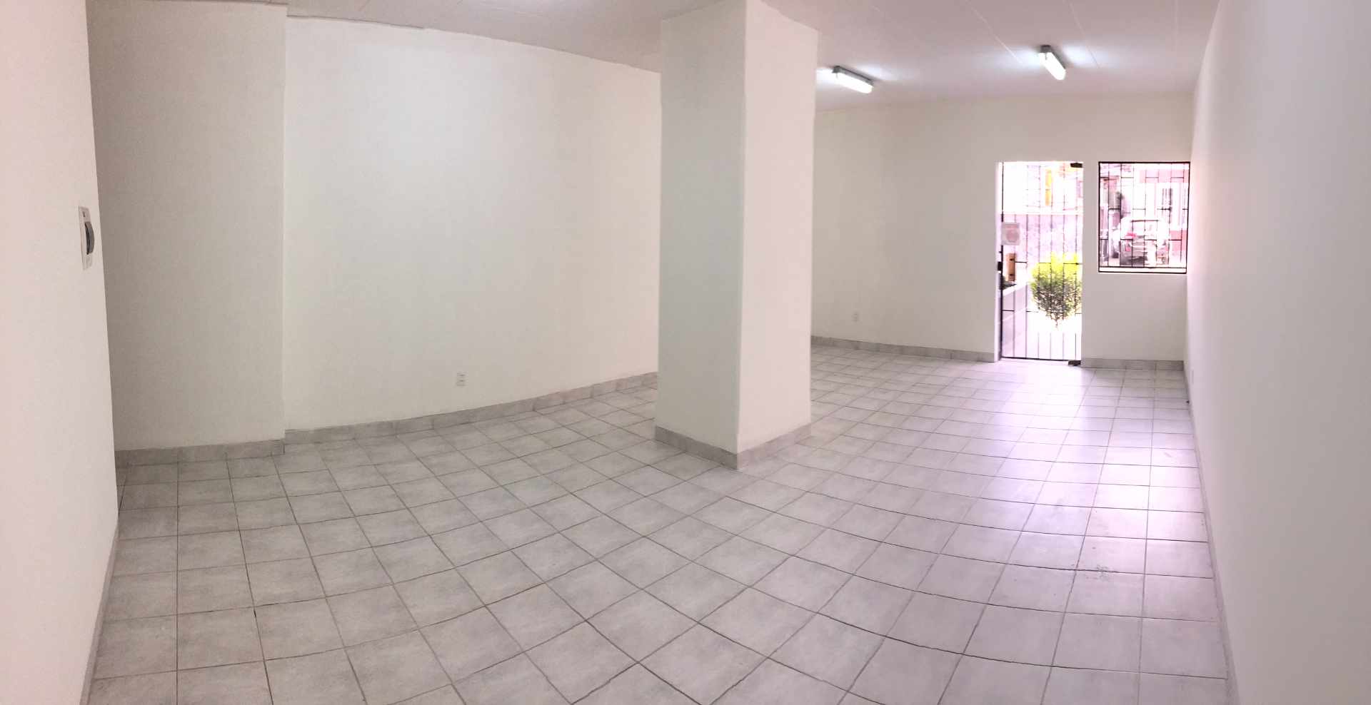 Local comercial en AlquilerEdificio VENECIA de la Avenida Capitán Ravelo N° 2351, Local comercial N° 2. Foto 4