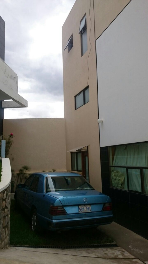 Casa en Calacoto en La Paz 3 dormitorios 3 baños 1 parqueos Foto 4