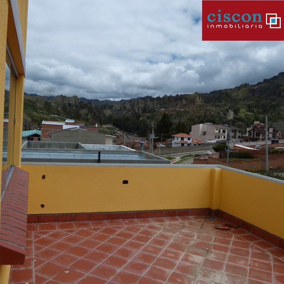 Casa en Achumani en La Paz 4 dormitorios 5 baños  Foto 5