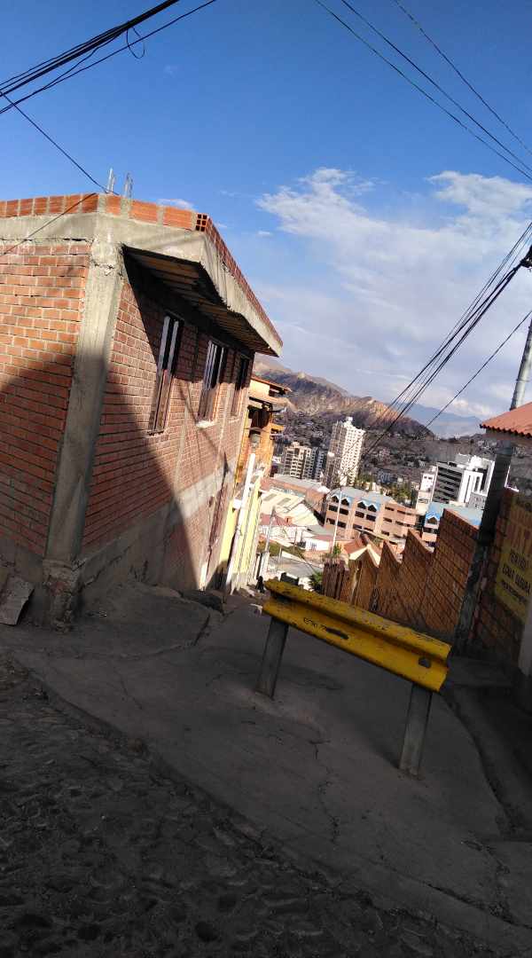 Casa en Obrajes en La Paz 3 dormitorios 3 baños  Foto 4