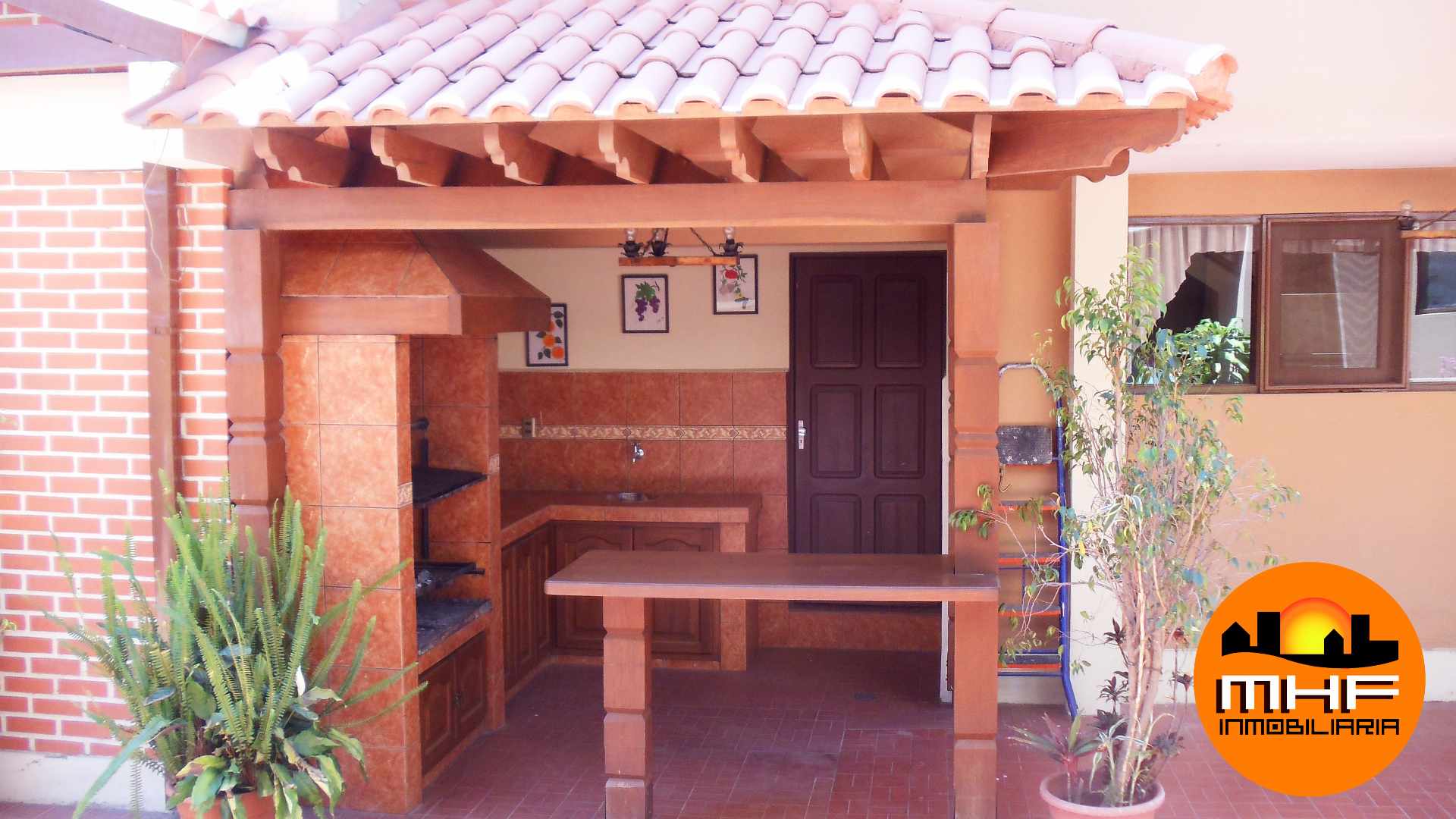 Casa en Cala Cala en Cochabamba 4 dormitorios 3 baños 3 parqueos Foto 11