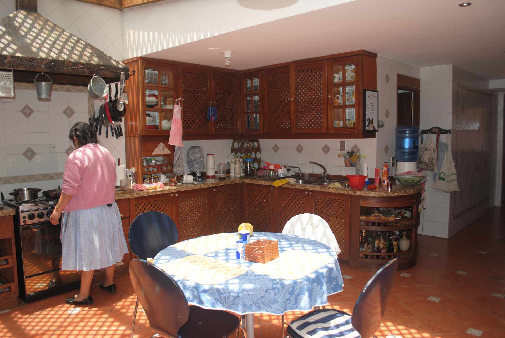 Casa en Achumani en La Paz 6 dormitorios 4 baños 3 parqueos Foto 3