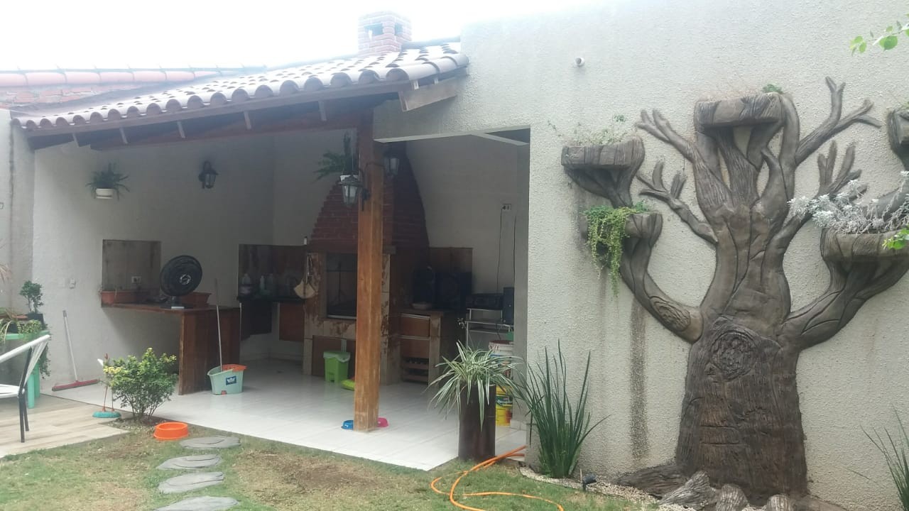Casa en Entre 4to y 5to anillo Norte en Santa Cruz de la Sierra 4 dormitorios 4 baños 2 parqueos Foto 7