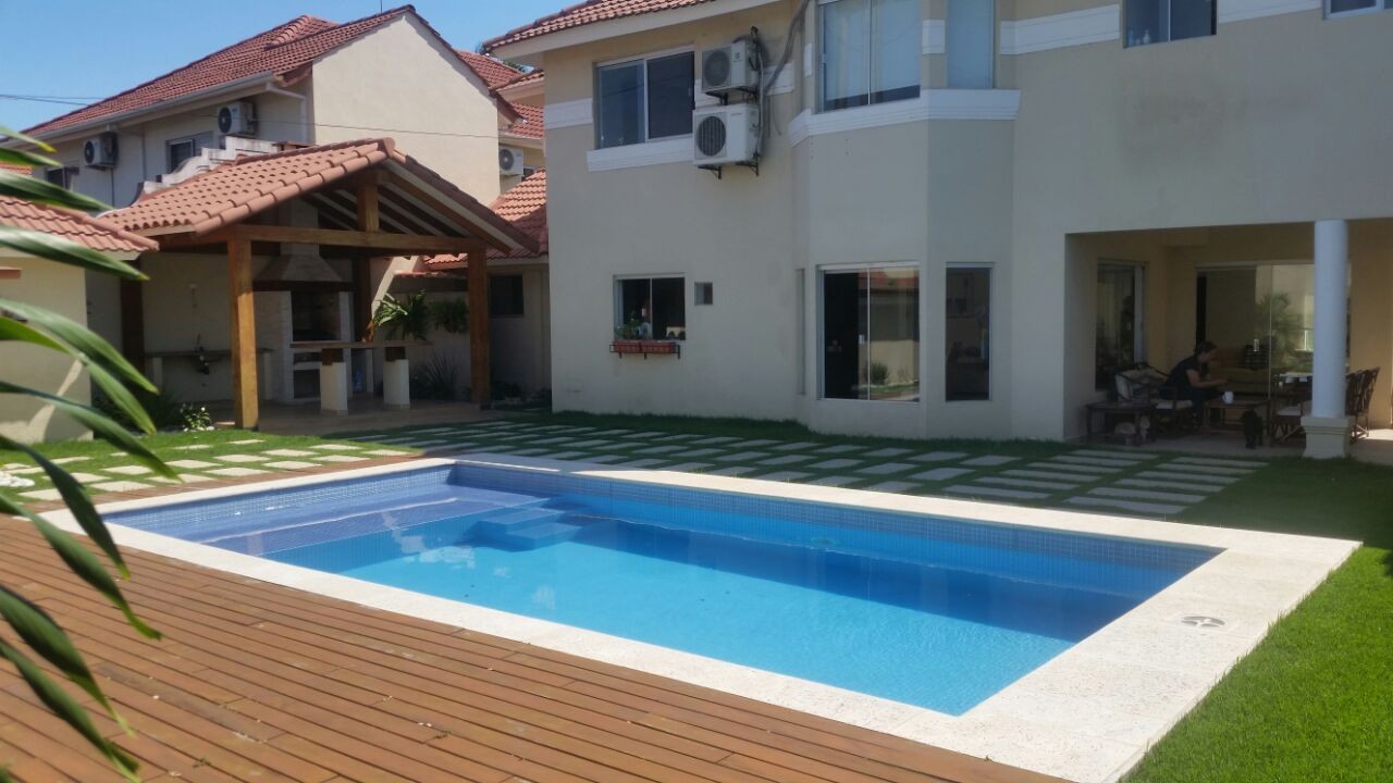 Casa en Las Palmas en Santa Cruz de la Sierra 5 dormitorios 5 baños  Foto 8