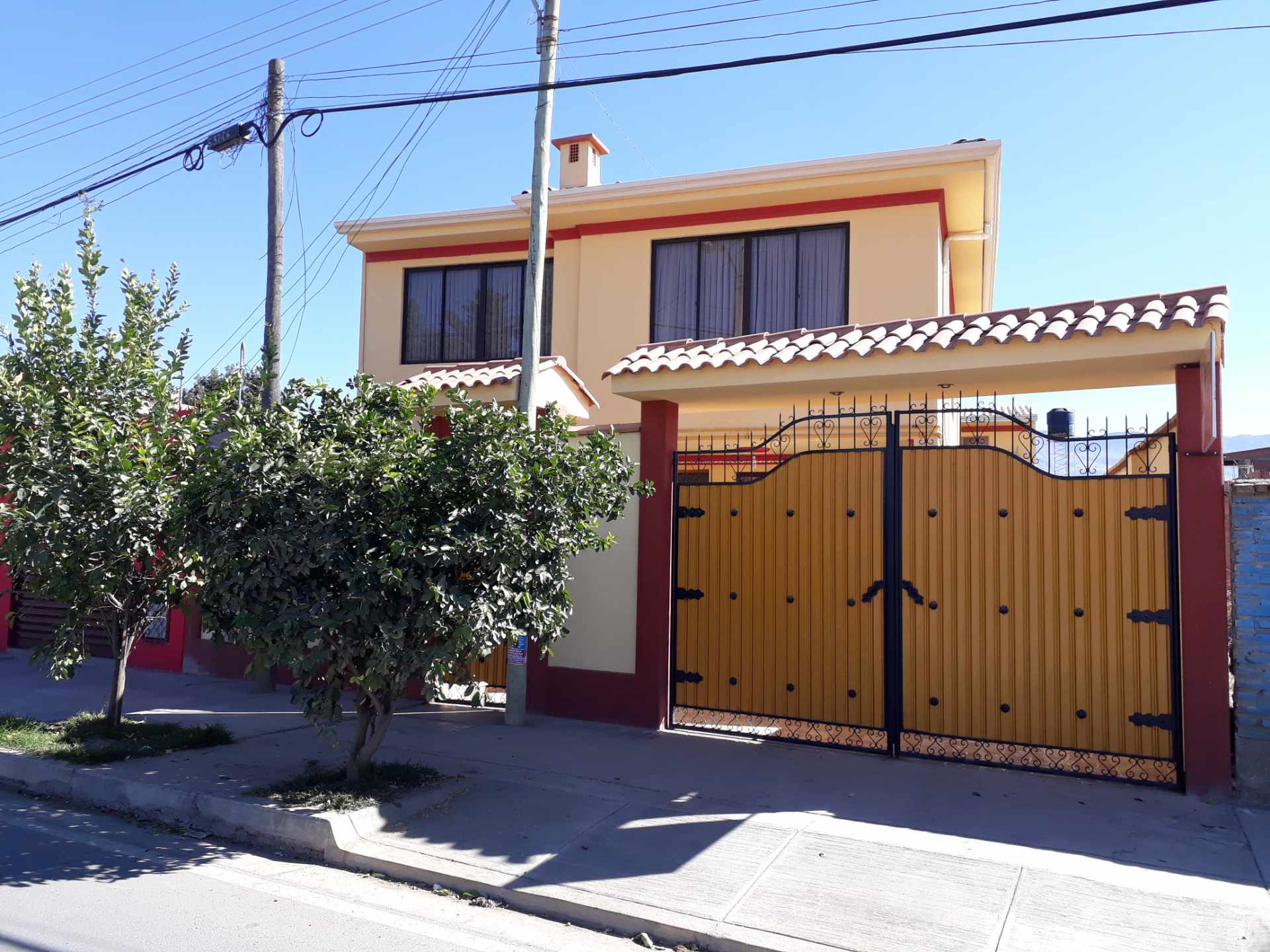 Casa en Quillacollo en Cochabamba 4 dormitorios 2 baños 1 parqueos Foto 1