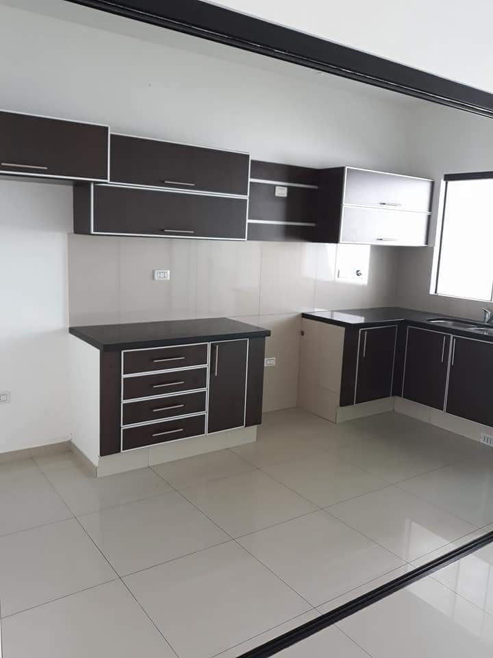 Casa en VentaAv Virgen de Cotoca 8vo anillo CONDOMINIO PARQUE ACUATICO Foto 2