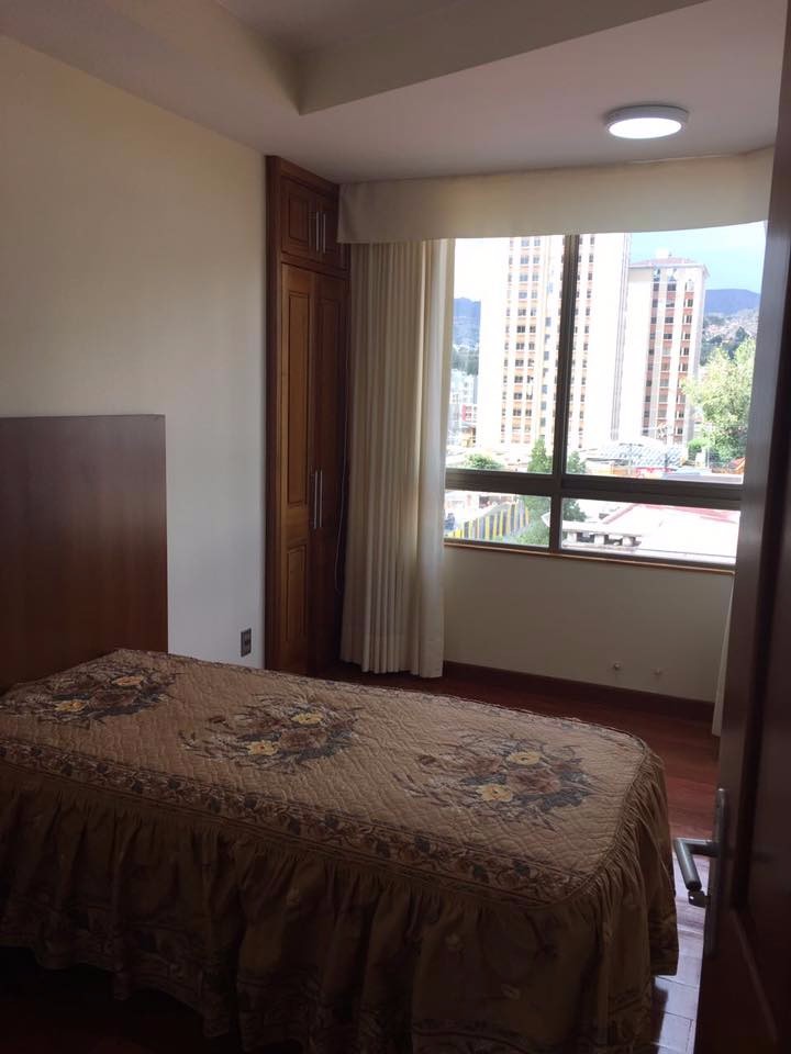 Departamento en Calacoto en La Paz 3 dormitorios 2 baños 1 parqueos Foto 7