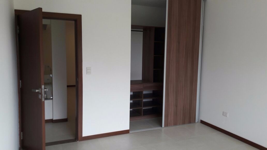 Casa en Carretera Norte en Santa Cruz de la Sierra 5 dormitorios 4 baños 3 parqueos Foto 9