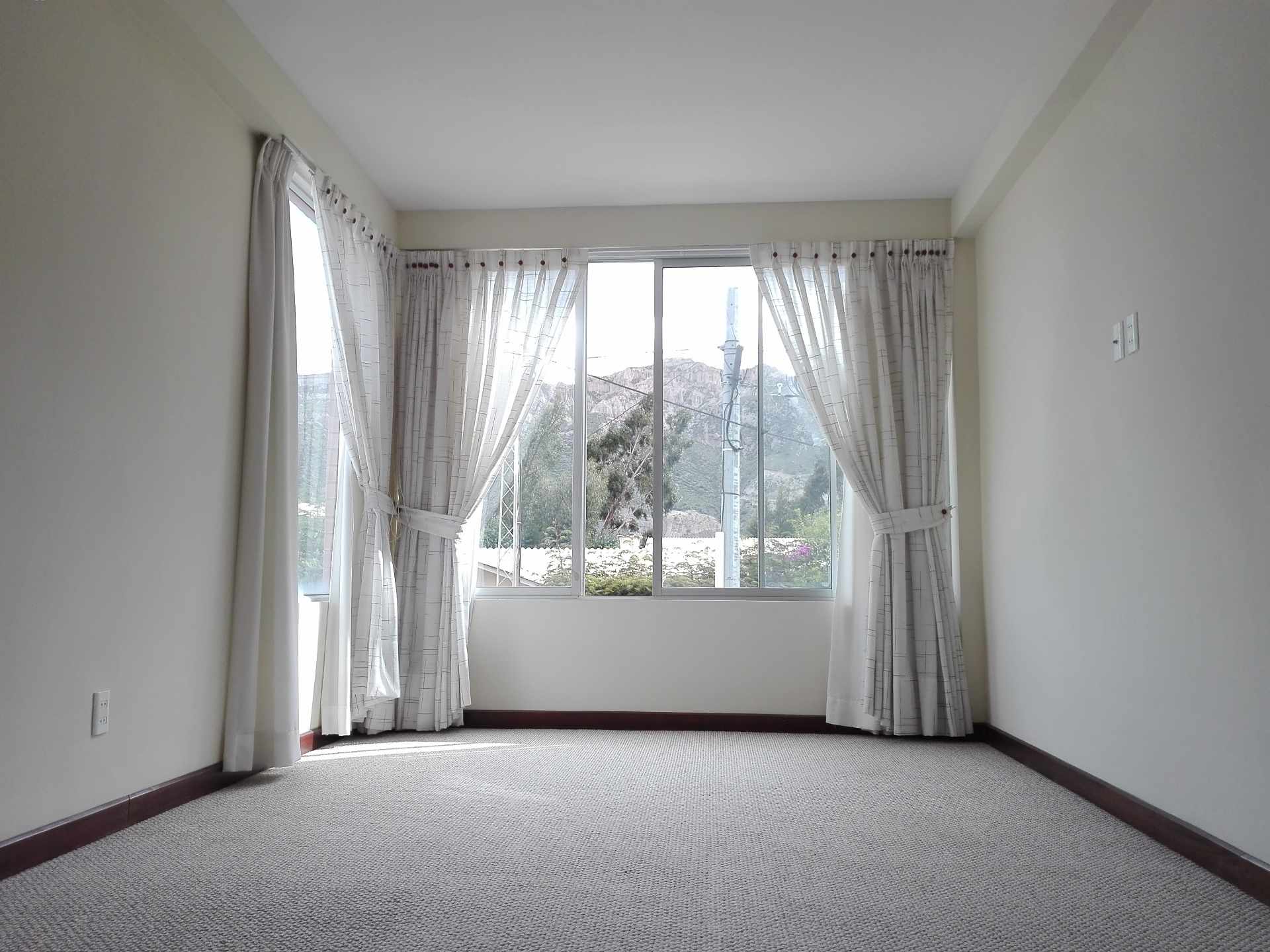 Casa en VentaCalle 2 de Febrero, entre calles 6 y 7 de Mallasa, Nro 200 3 dormitorios 4 baños 2 parqueos Foto 12