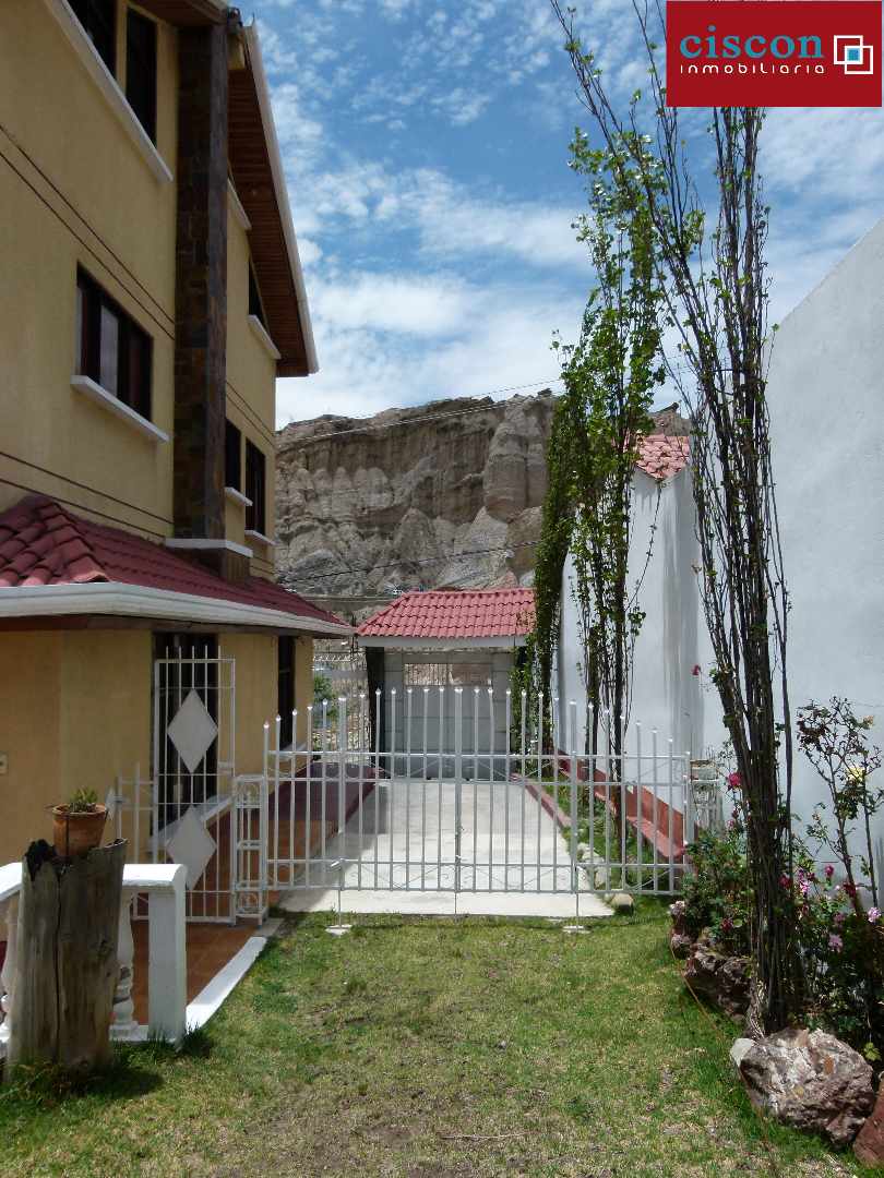 Casa en Mallasilla en La Paz 4 dormitorios 5 baños 5 parqueos Foto 5