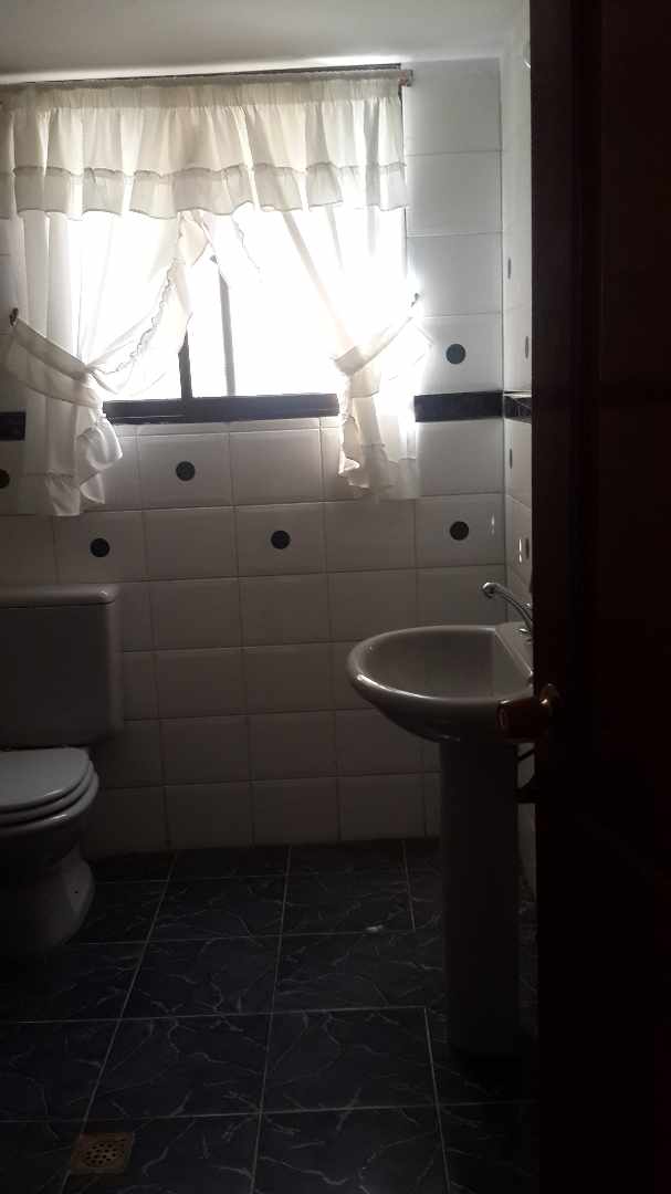 Departamento en Irpavi en La Paz 3 dormitorios 3 baños 1 parqueos Foto 14