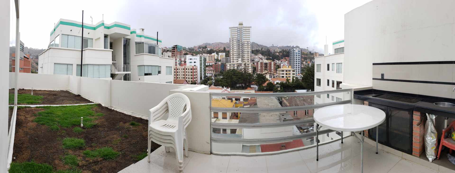 Departamento en Obrajes en La Paz 4 dormitorios 4 baños  Foto 2