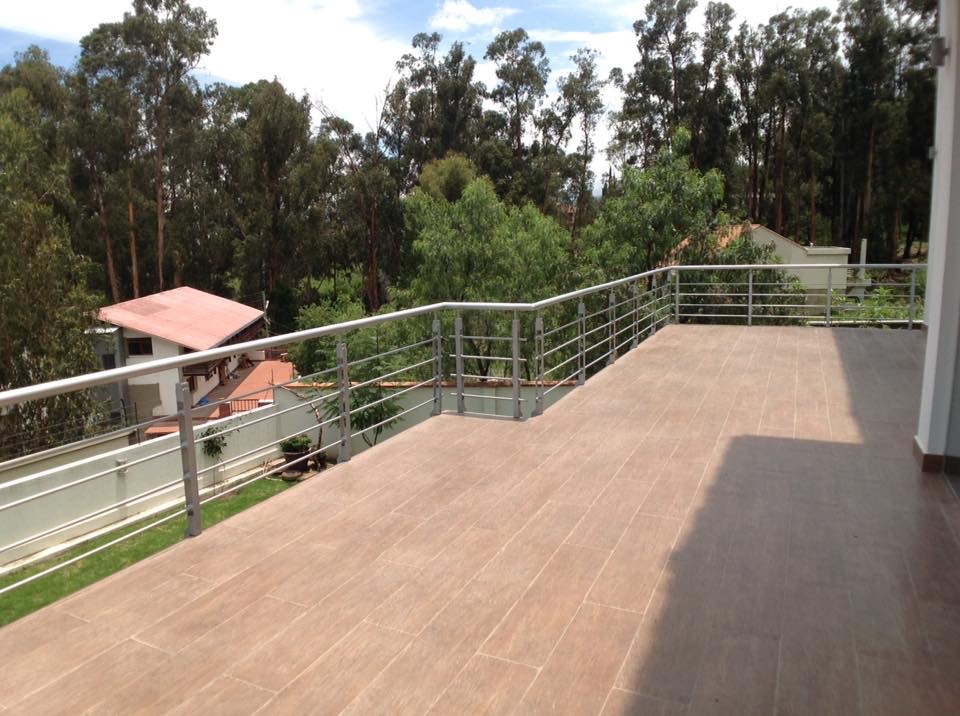 Casa en Tupuraya en Cochabamba 4 dormitorios 4 baños 4 parqueos Foto 2