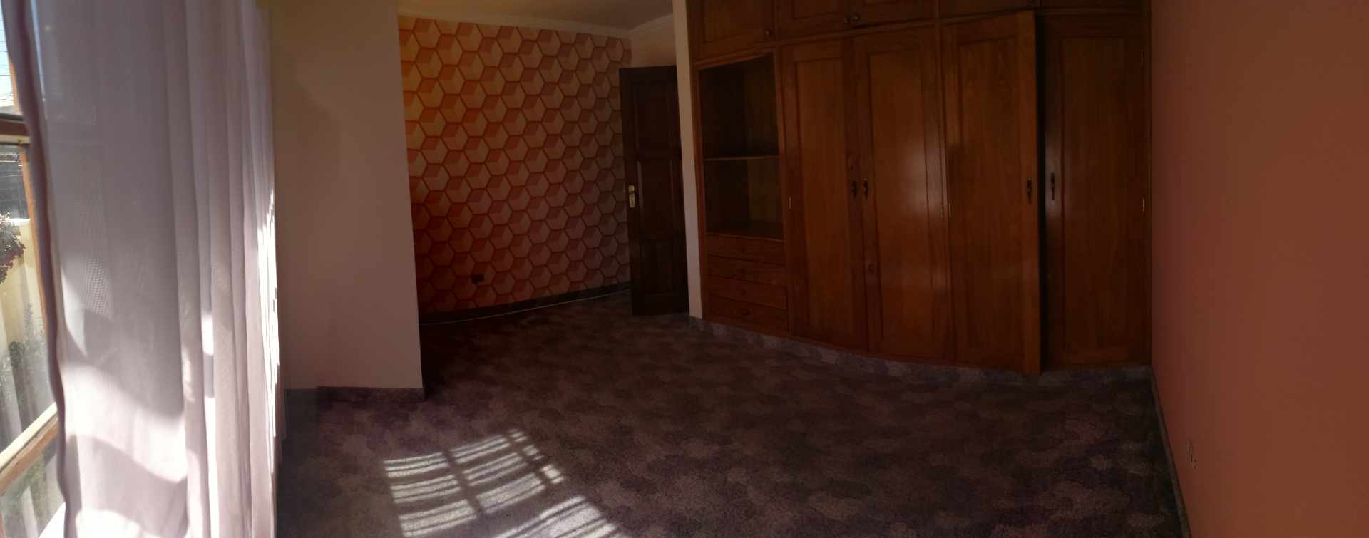 Casa en Aranjuez en Cochabamba 4 dormitorios 4 baños 2 parqueos Foto 2