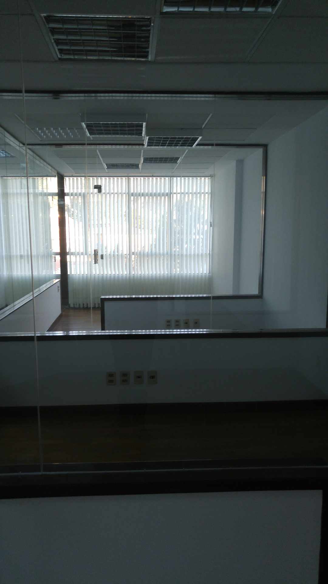 Oficina en AlquilerCalacoto calle 9 Esq Sanchez Bustamante. 
 Edificio Vitruvio II piso 3 2 dormitorios 2 baños  Foto 4