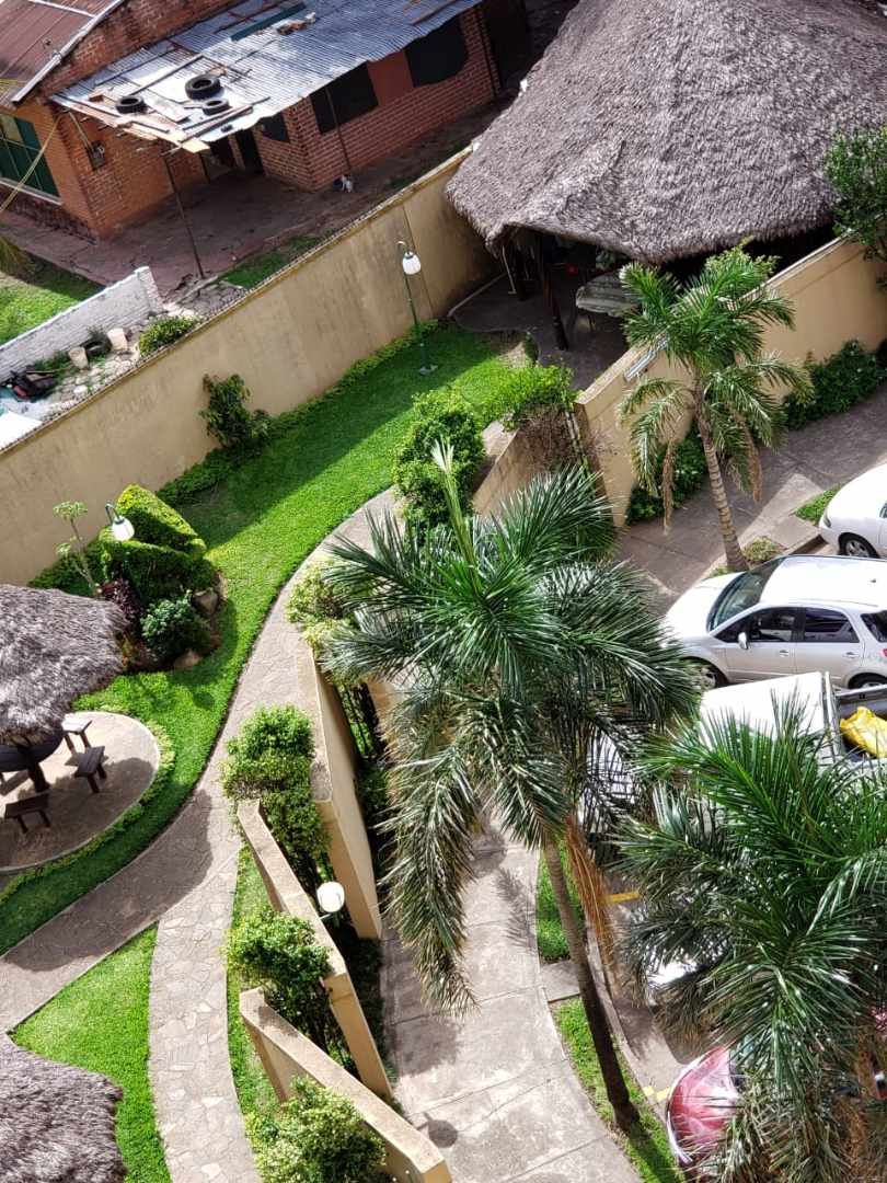 Departamento en Entre 1er y 2do anillo Este en Santa Cruz de la Sierra 3 dormitorios 2 baños 1 parqueos Foto 6