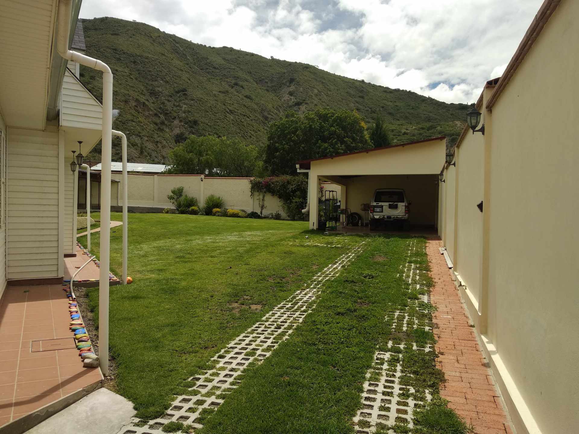 Casa en Mecapaca en La Paz 4 dormitorios 4 baños 6 parqueos Foto 21