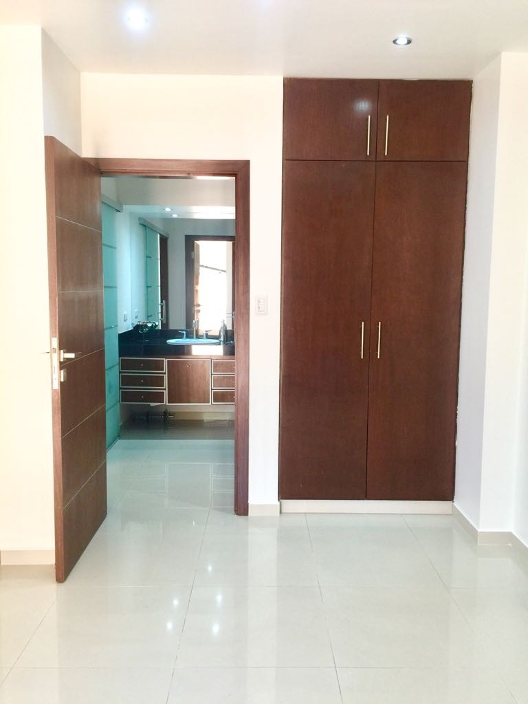 Departamento Condominio Las Orquideas Calle Enrique Finot  entre 2do y 3er Anillo ( Paralela a la Av. Santa Martin) Foto 2