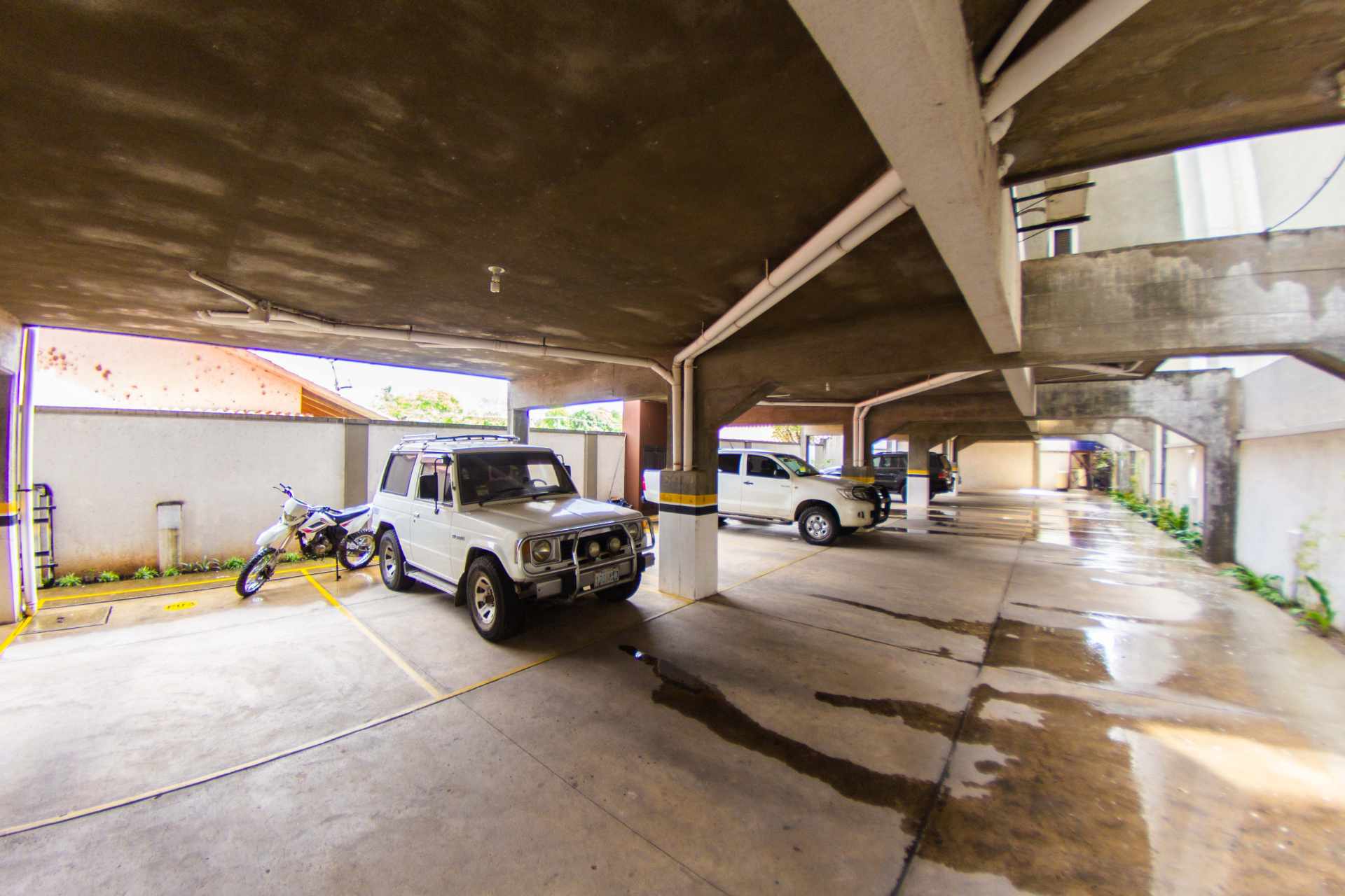 Departamento en VentaCondominio Portofino, zona Equipetrol entre Av. San Martín y Canal Isuto 1 dormitorios 1 baños 1 parqueos Foto 12