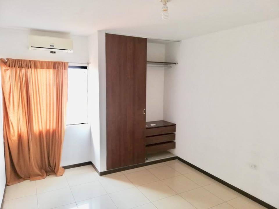 Casa en AlquilerCASA EN ALQUILER CONDOMINIO CERRADO  4 dormitorios 4 baños 2 parqueos Foto 4