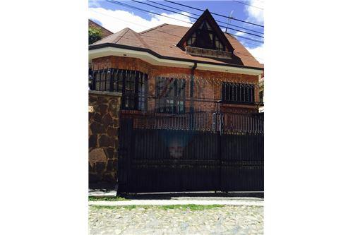 Casa en Koani en La Paz 13 dormitorios 3 baños 4 parqueos Foto 1