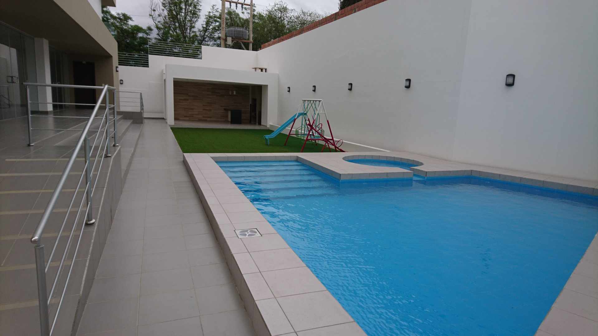 Departamento en Luis Fuentes en Tarija 3 dormitorios 4 baños 1 parqueos Foto 1