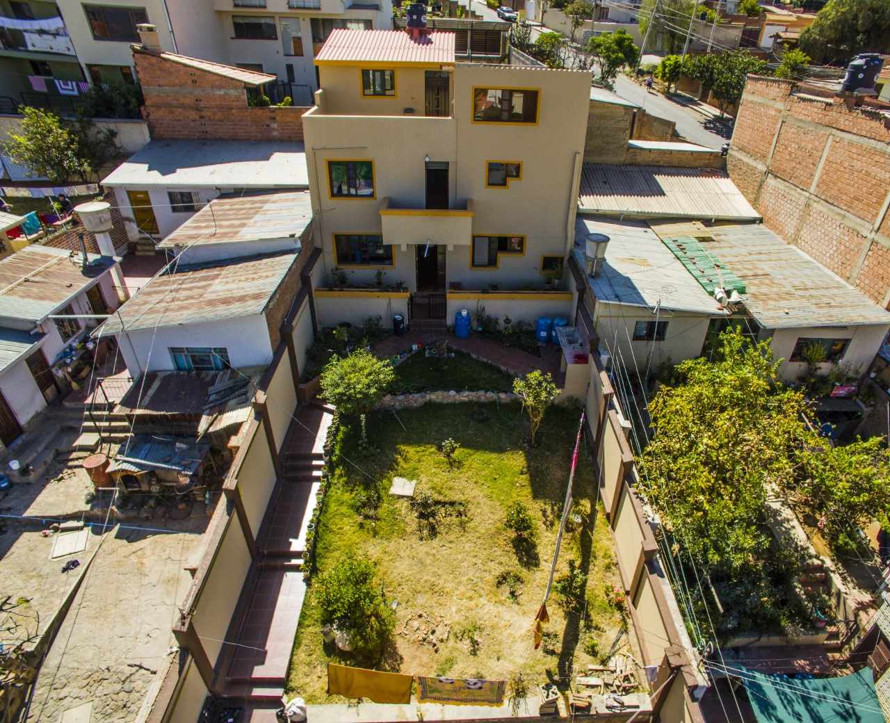 Casa en Mesadilla en Cochabamba 6 dormitorios 3 baños 4 parqueos Foto 1