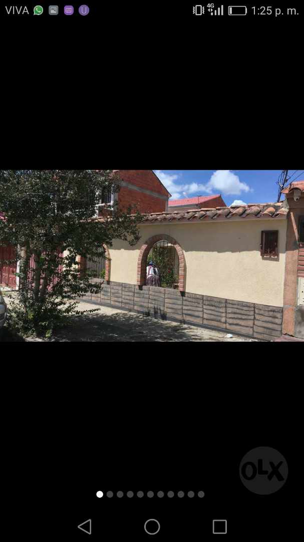 Casa Av catoira a dos cuadras de colegio Bolivia antes de llegar a narcóticos. Foto 1