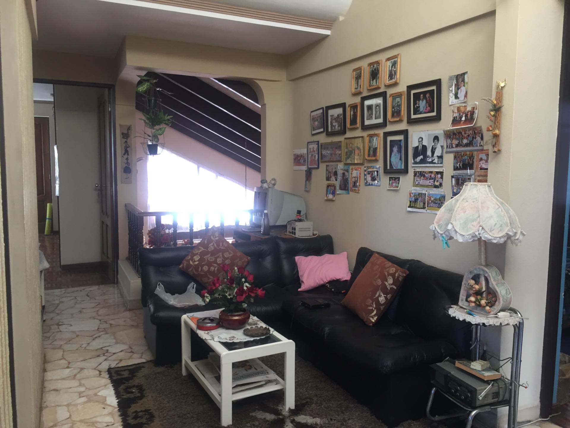 Casa en Cala Cala en Cochabamba 4 dormitorios 3 baños 4 parqueos Foto 4