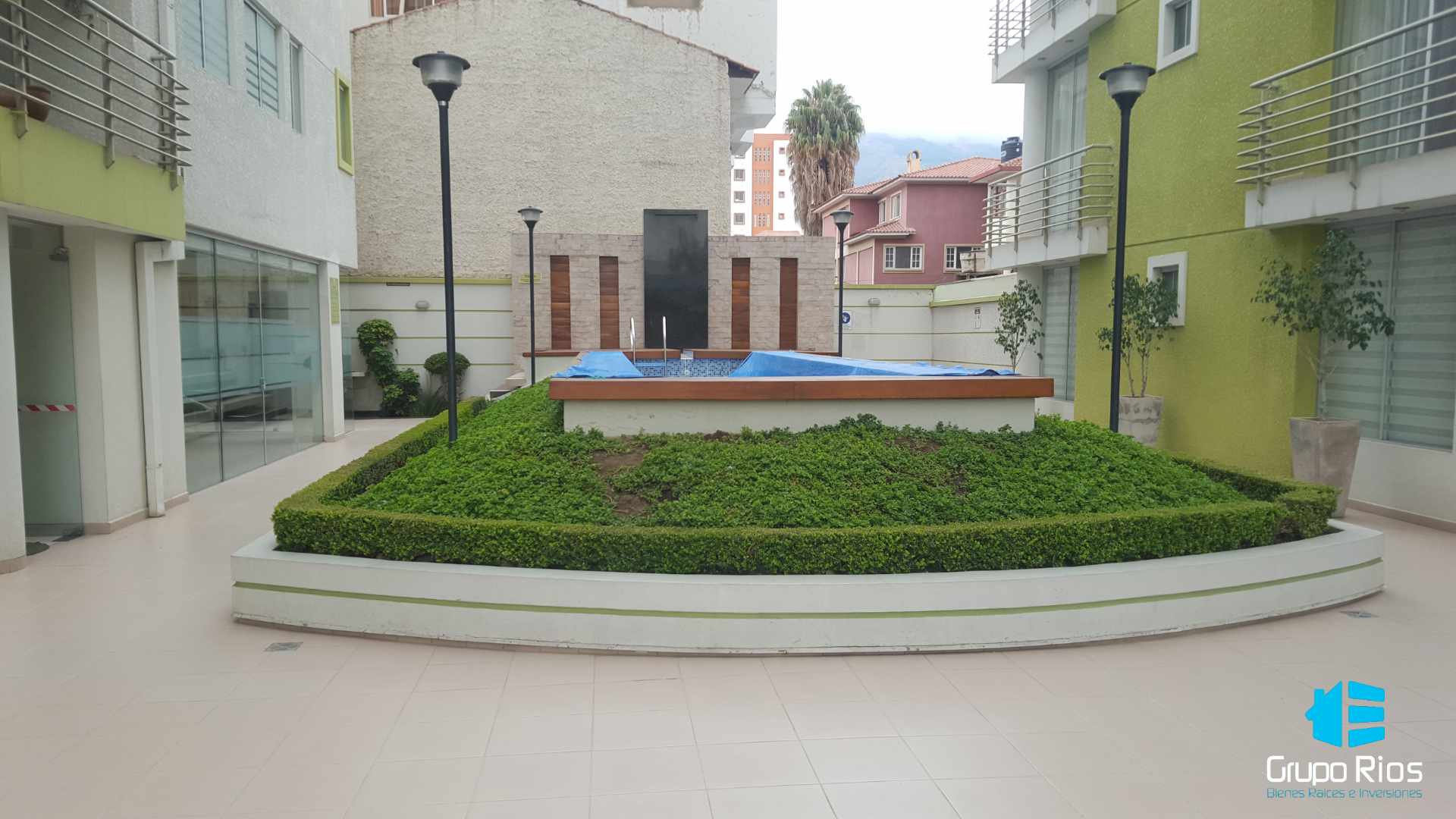 Departamento en VentaCalle irigoyen casi juan de la rosa 3 dormitorios 3 baños 2 parqueos Foto 9