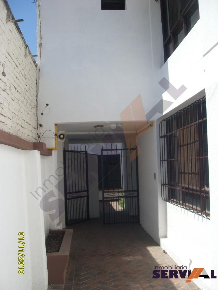 Casa en Noroeste en Cochabamba 5 dormitorios 6 baños 3 parqueos Foto 3