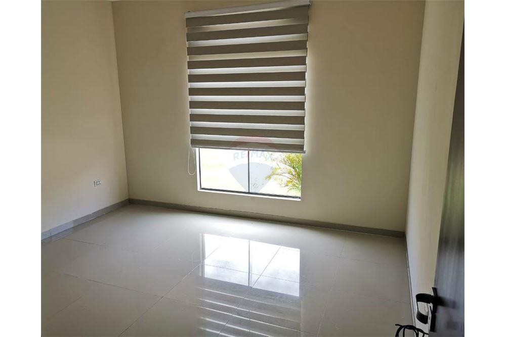 Casa en Urubó en Santa Cruz de la Sierra 5 dormitorios 5 baños 3 parqueos Foto 25