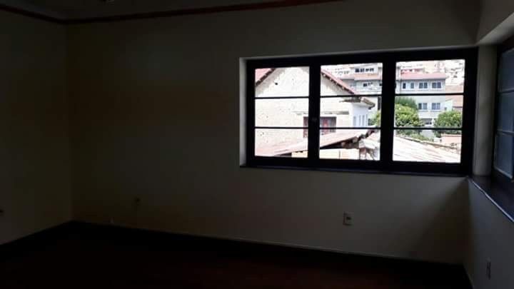 Casa en Miraflores en La Paz 11 dormitorios 7 baños 3 parqueos Foto 22