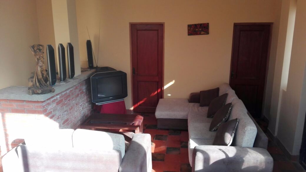 Casa en Cota Cota en La Paz 4 dormitorios 3 baños 2 parqueos Foto 6