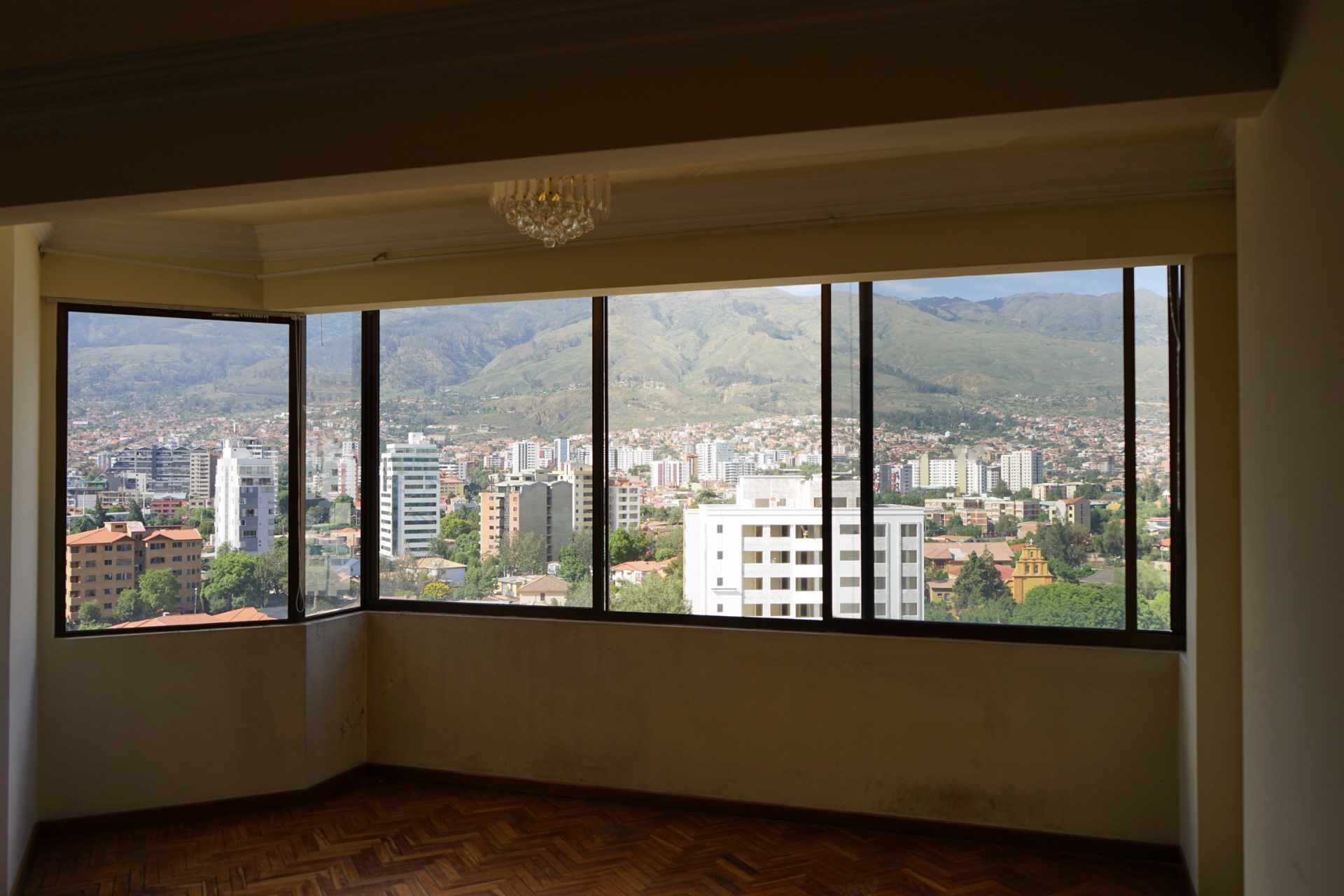 Departamento en Muyurina en Cochabamba 3 dormitorios 3 baños 1 parqueos Foto 3
