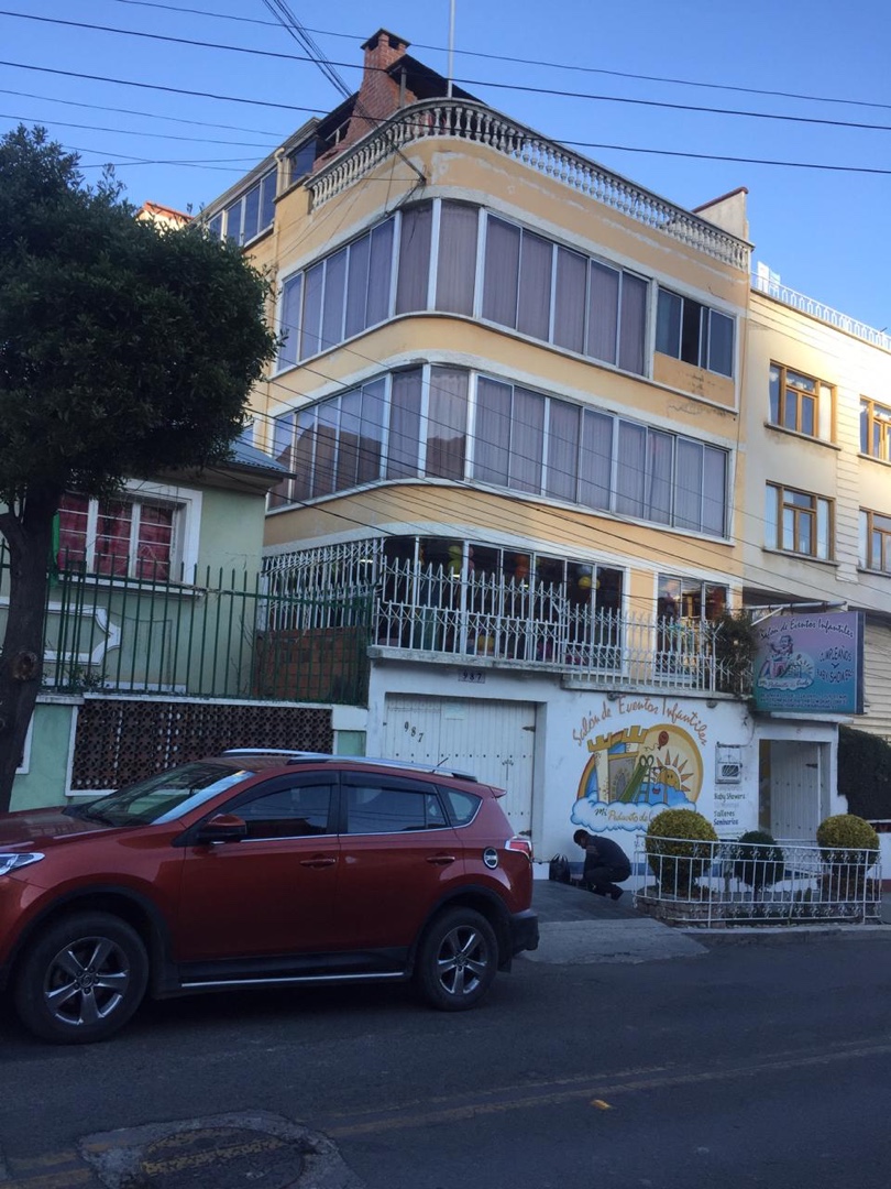 Casa en Miraflores en La Paz 5 dormitorios 9 baños 6 parqueos Foto 1