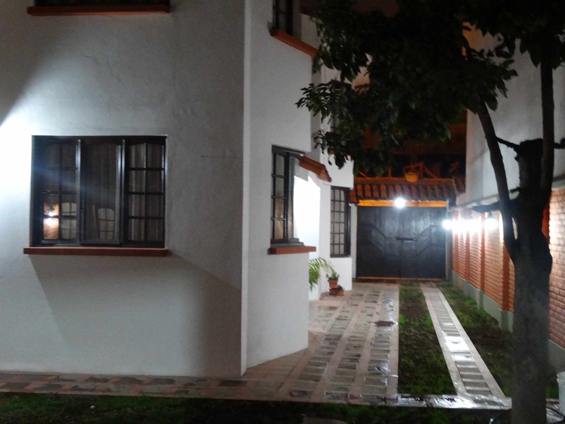 Casa en Sucre en Sucre 5 dormitorios 5 baños 3 parqueos Foto 27