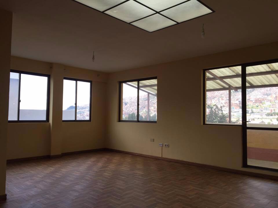Departamento en Achachicala en La Paz 4 dormitorios 3 baños  Foto 9