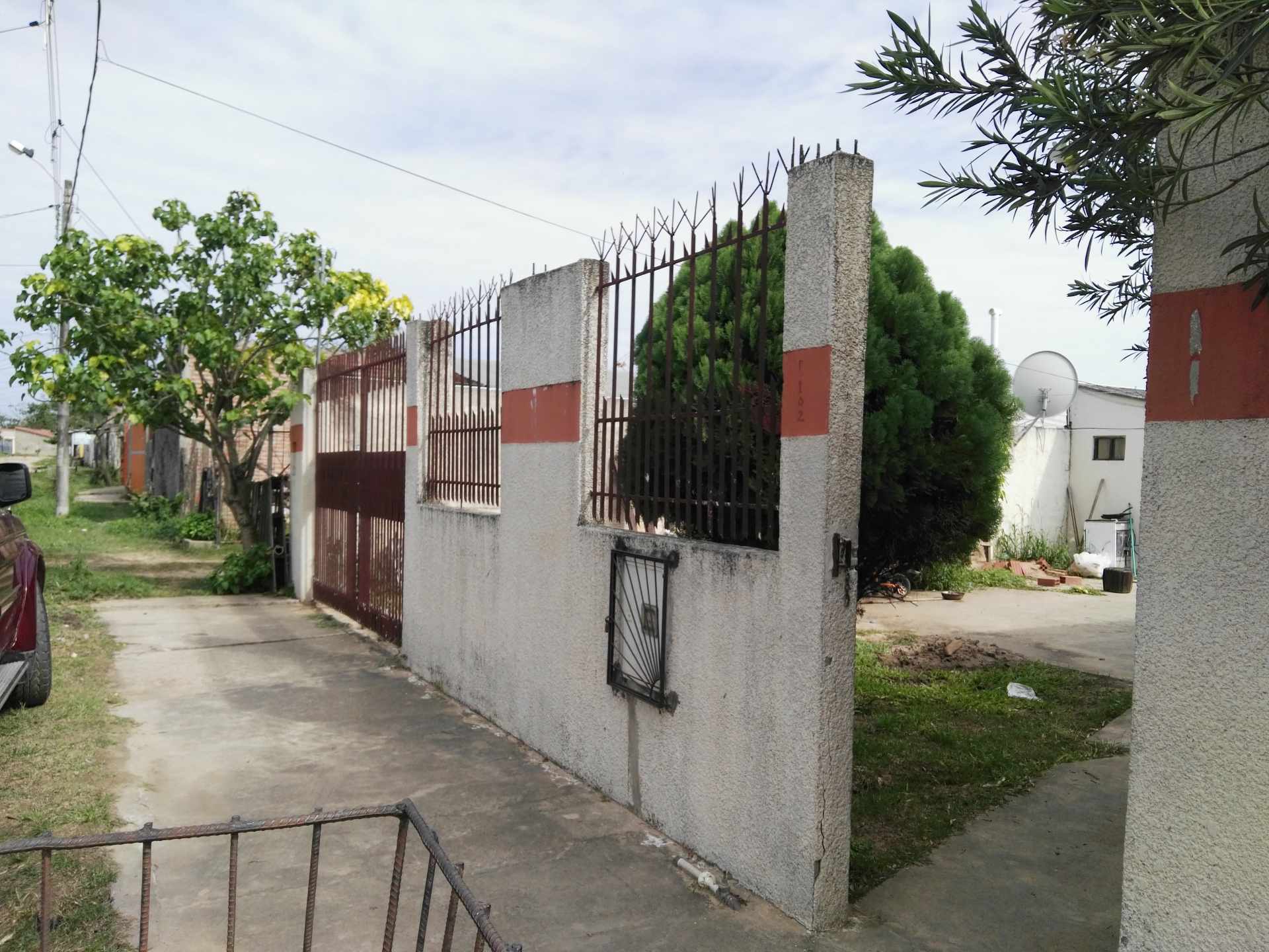 Casa en VentaAV. BATEON  7 dormitorios 3 baños 4 parqueos Foto 1