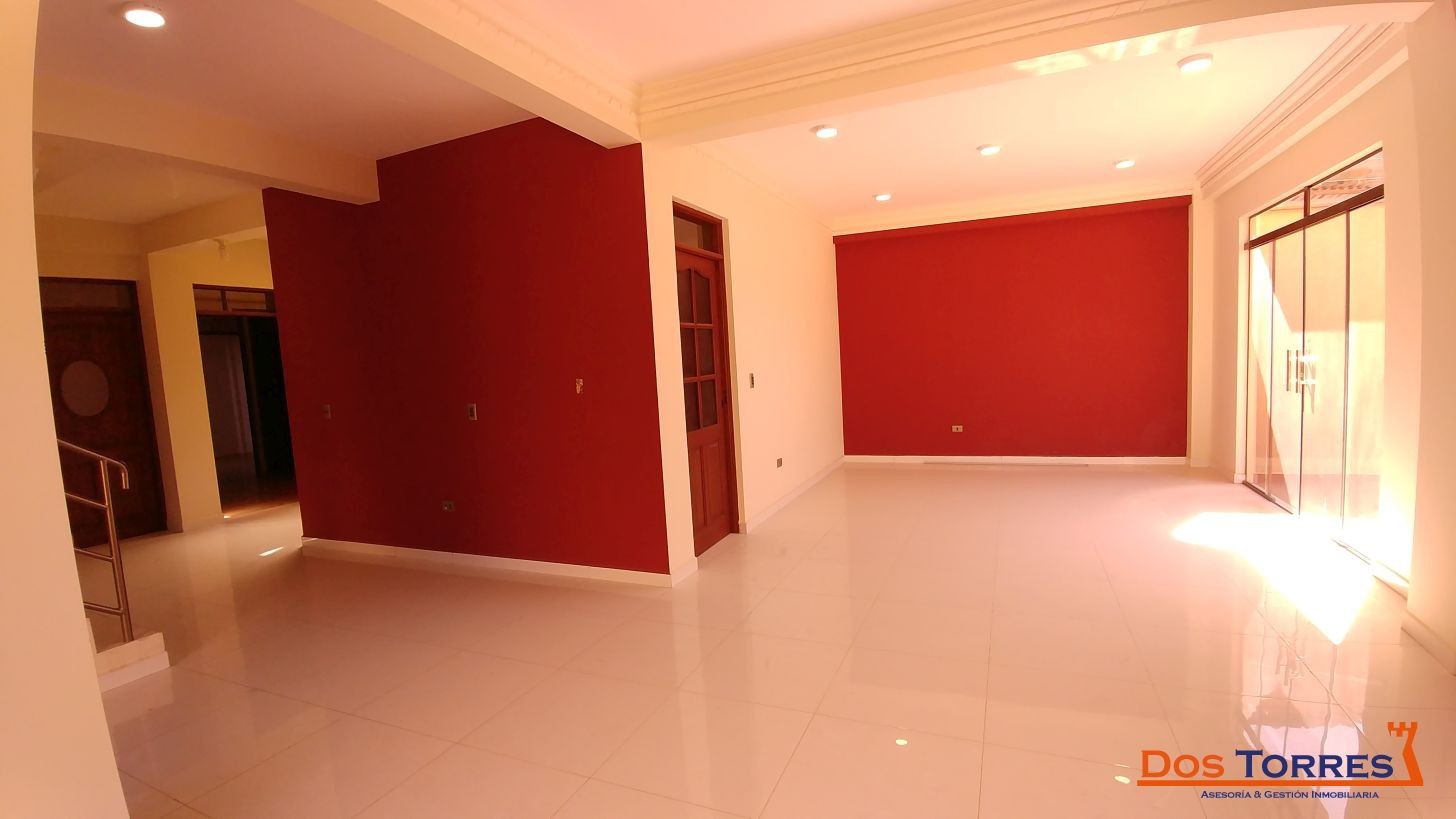 Casa en Venta185.000 $ Casa Nueva en Venta final Beijing de 3 plantas - Ref. 01631 6 dormitorios 6 baños 2 parqueos Foto 5