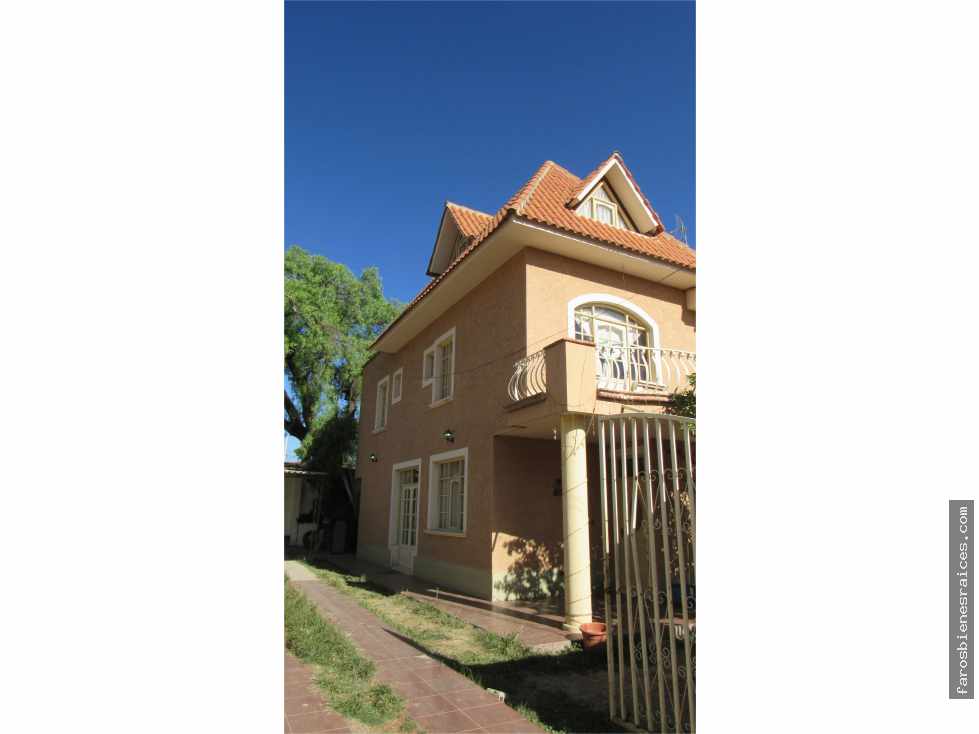 Casa en Sarco en Cochabamba 3 dormitorios 3 baños 4 parqueos Foto 1