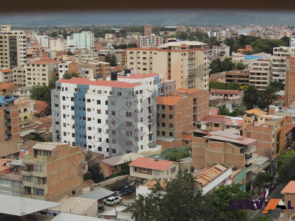 Departamento en Noroeste en Cochabamba 6 dormitorios 6 baños 1 parqueos Foto 2