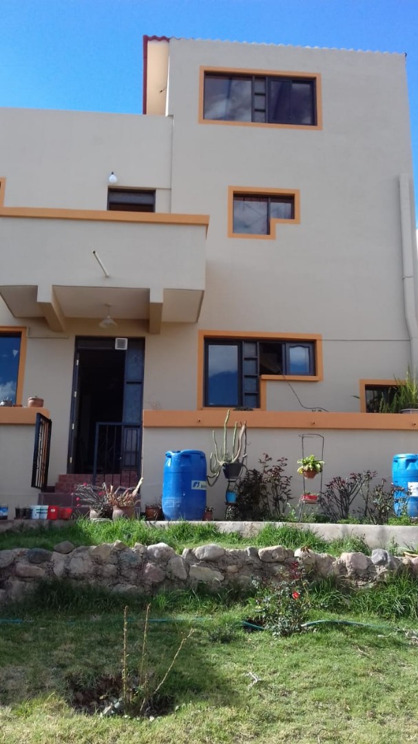 Casa en Mesadilla en Cochabamba 5 dormitorios 3 baños 4 parqueos Foto 4