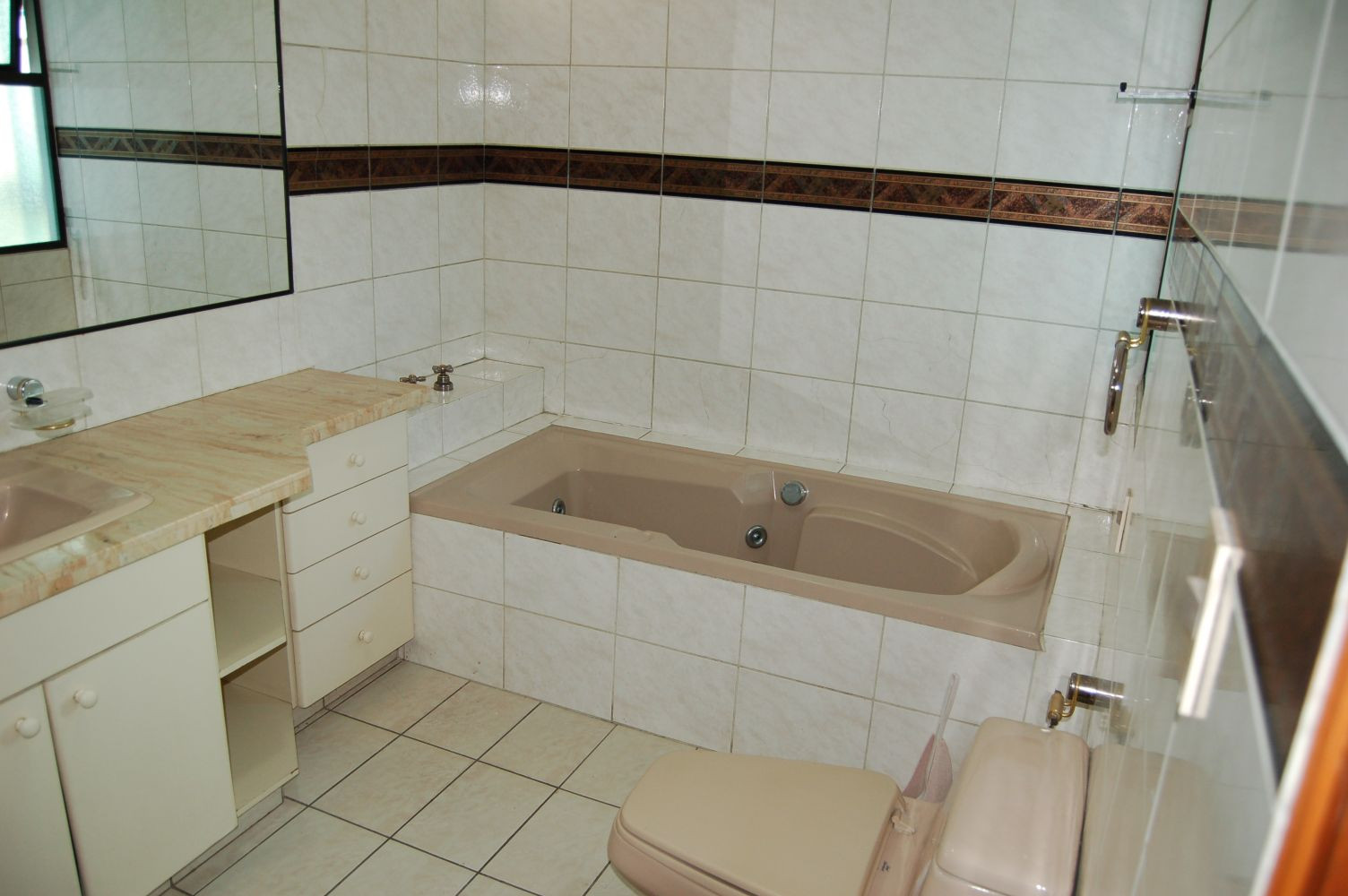 Departamento en Queru Queru en Cochabamba 3 dormitorios 5 baños 2 parqueos Foto 10