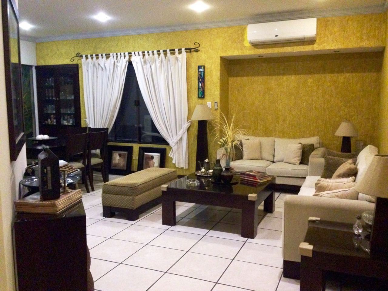 En Alquiler a $us 1,200 Foto 1